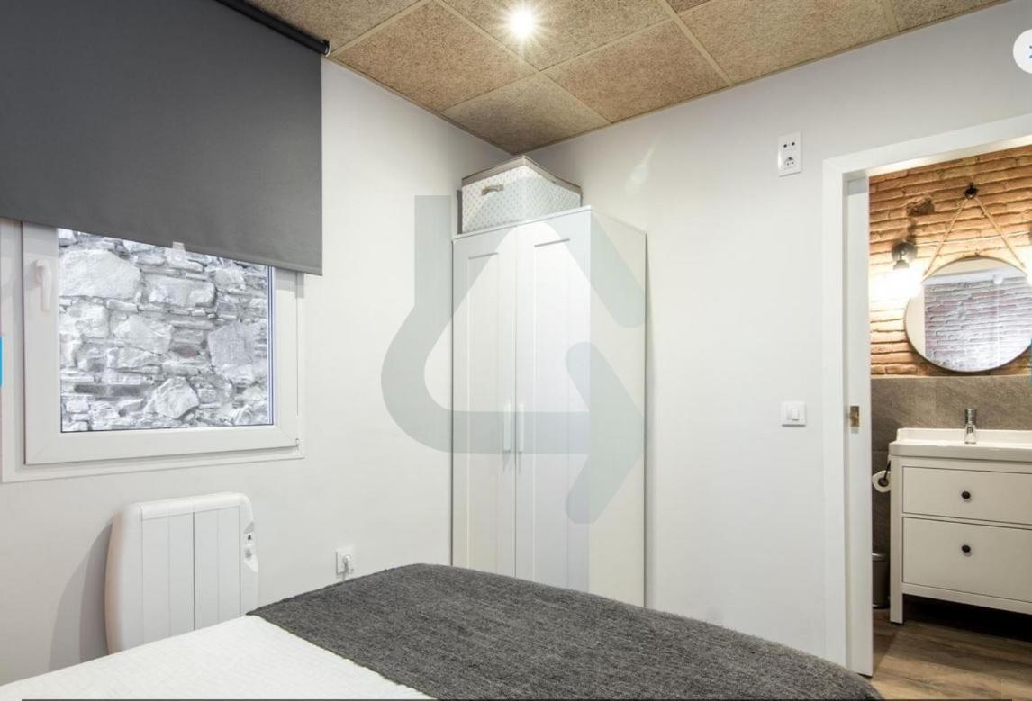 Cozy Apartment In Sants Barcelona Exterior photo